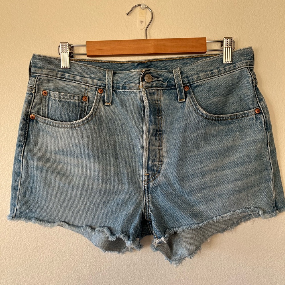 Levi’s 501 | Light wash Denim Shorts